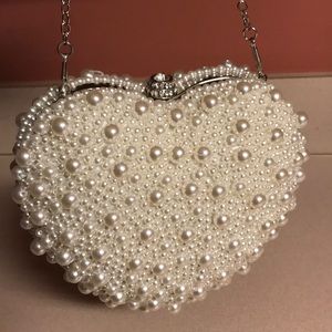 Pearl Heart Clutch